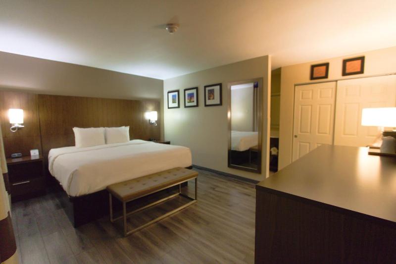 Comfort Suites Tucson near Sabino Canyon - image 34