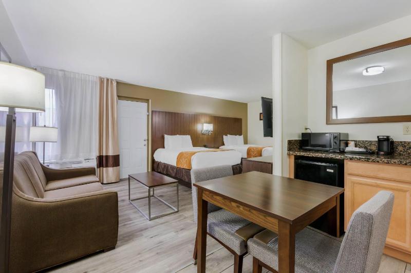 Comfort Suites Tucson near Sabino Canyon - image 18