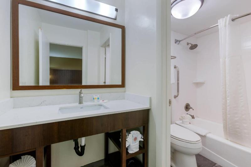 Comfort Suites Tucson near Sabino Canyon - image 14