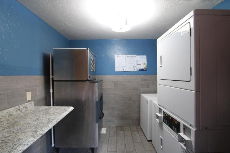 Comfort Suites Tucson near Sabino Canyon - image 16