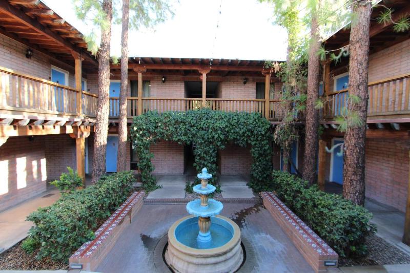 Comfort Suites Tucson near Sabino Canyon - image 28
