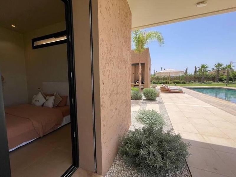 Sublime Villa with exceptional services - image 4