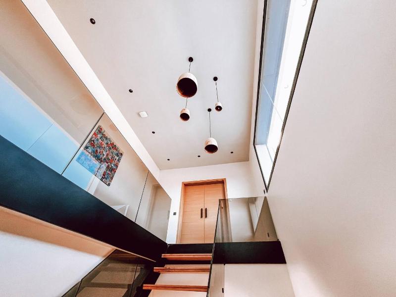 Sublime Villa with exceptional services - image 11