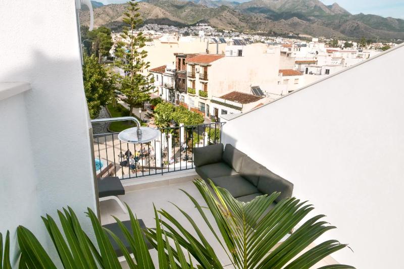 Abril Plaza Private Pool - image 22