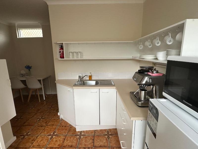Cozy Curtin- Cottage - image 12