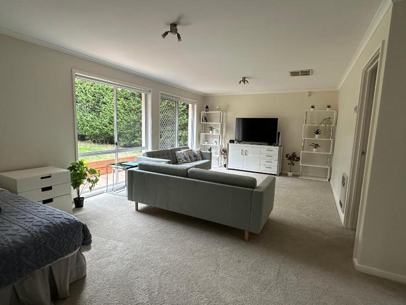 Cozy Curtin- Cottage - image 14