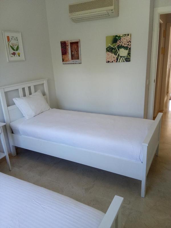 Elviria Beauty by the sea - image 2