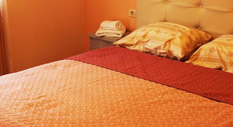 One-Bedroom Apartment with Balcony image 2