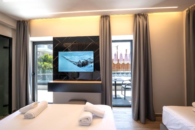 Aeris Sol Ksamil - Free Private Parking - Pool - image 11