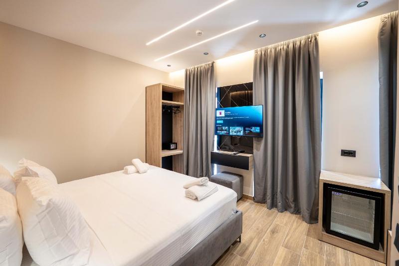 Aeris Sol Ksamil - Free Private Parking - Pool - image 9