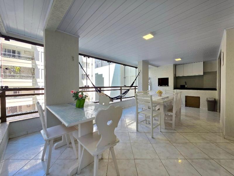 Apt 3 Quartos c/ garagem 150m do mar em Meia Praia - image 35