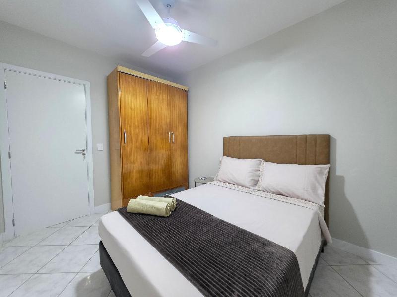 Apt 3 Quartos c/ garagem 150m do mar em Meia Praia - image 8