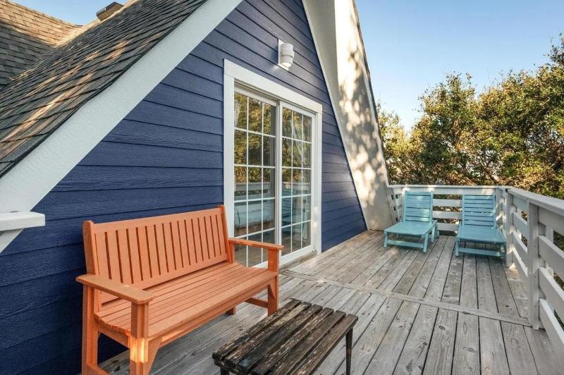 KD105A- Lou Lou's Hideway - image 6