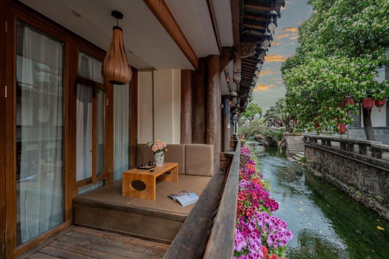 Lijiang Cloud Return Huiyi · On the Water Side Panoramic Hidden Inn (South Gate Mufu Branch) - image 26