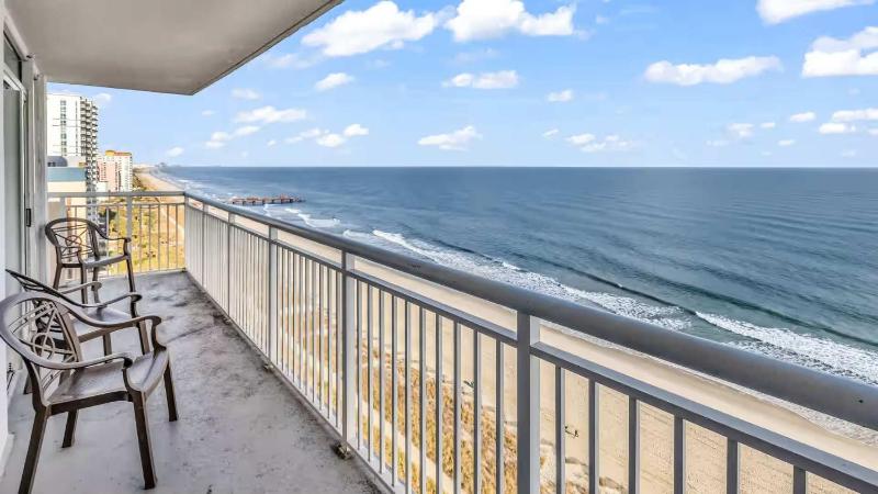 Camelot By The Sea - 3 Bedroom - image 1