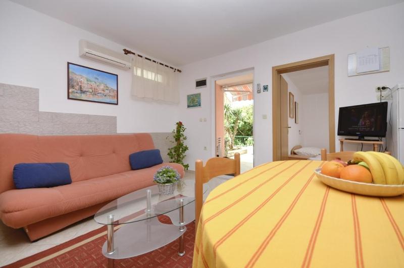 Apartments by the sea Podgora Makarska - 25999 - image 44