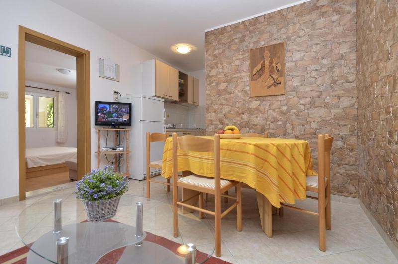 Apartments by the sea Podgora Makarska - 25999 - image 35