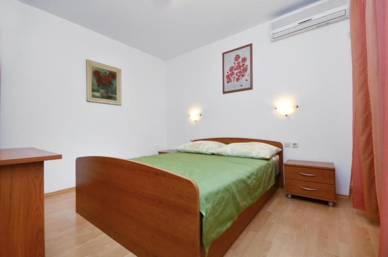 Apartments by the sea Podgora Makarska - 25999 - image 26