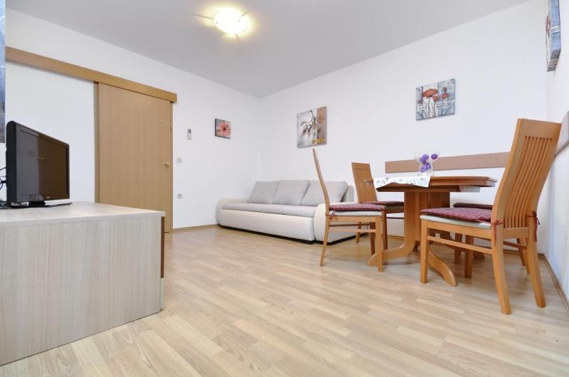 Apartments by the sea Podgora Makarska - 25999 - image 28