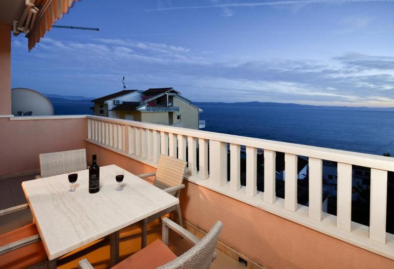 Apartments by the sea Podgora Makarska - 25999 - image 27