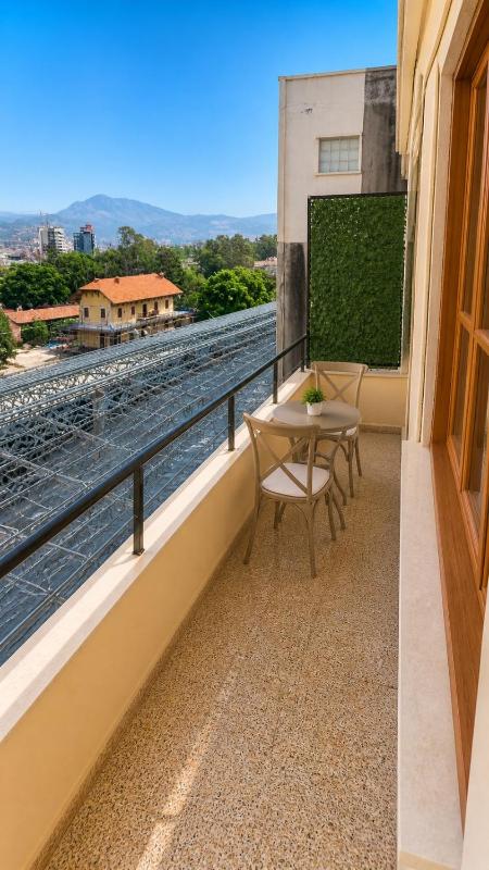 The rail charm 1 bedroom one living room with open kitchen bar 1 bathroom 1 balcony and entry hall - image 8