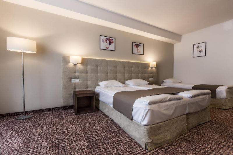 Triple Room with Balcony Grand Belvedere image 2