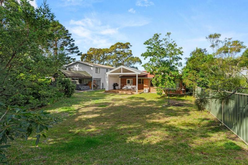 4 Bedrooms Spacious Backyard Fireplace Walk to Beach - February treat - Book 3 nights pay for only 2 - image 16
