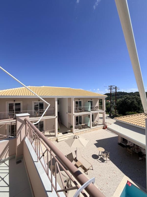 Breeze Hotel - image 11