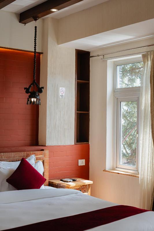 Evara Boutique Hotel - image 4