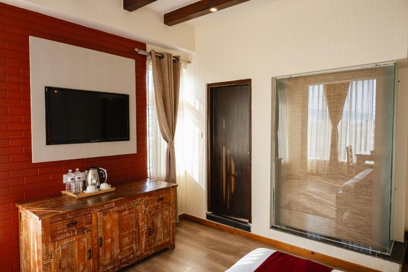 Evara Boutique Hotel - image 13