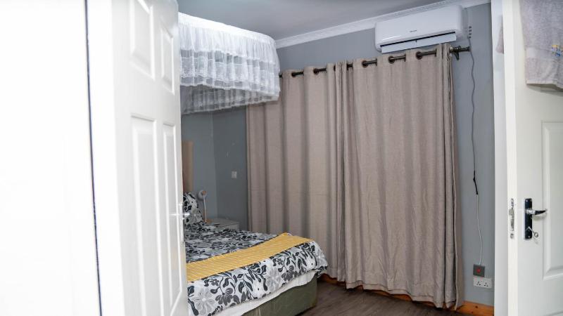 Acacia Luxury Home - image 3