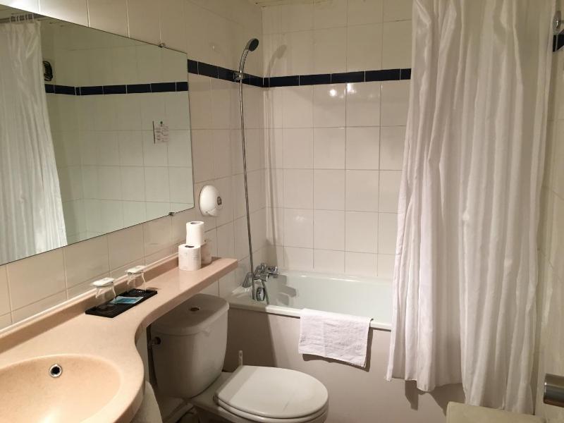 Standard Double or Twin Room image 2