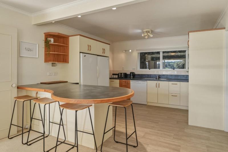 Okawa Bay Waterfront - Absolute Lakefront with Jetty 10min from Hells Gate - image 36