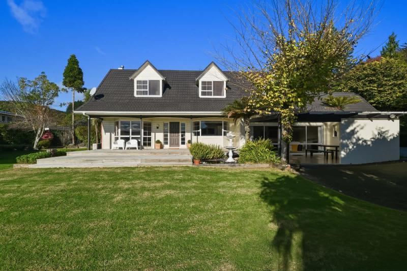 Okawa Bay Waterfront - Absolute Lakefront with Jetty 10min from Hells Gate - image 11