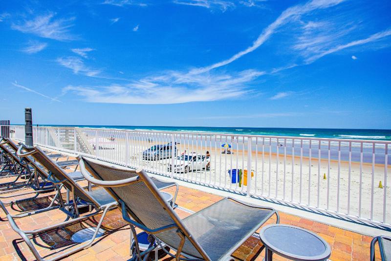 Beach House Inn with POOL & Hot Tub - image 39