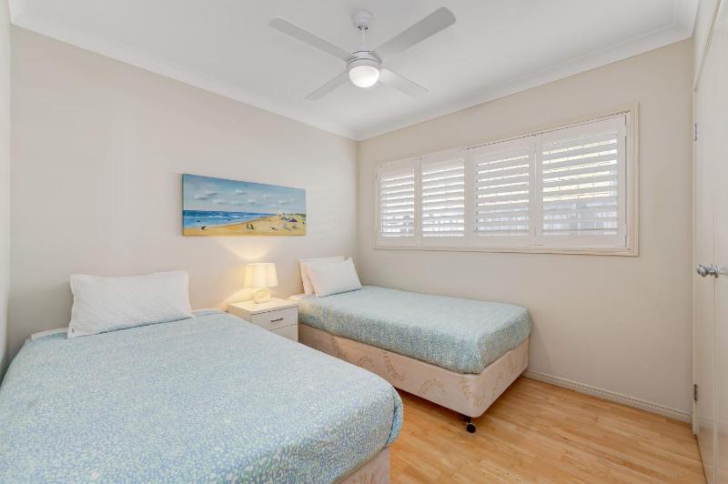 77 Roderick St Moffat Beach QLD - image 14