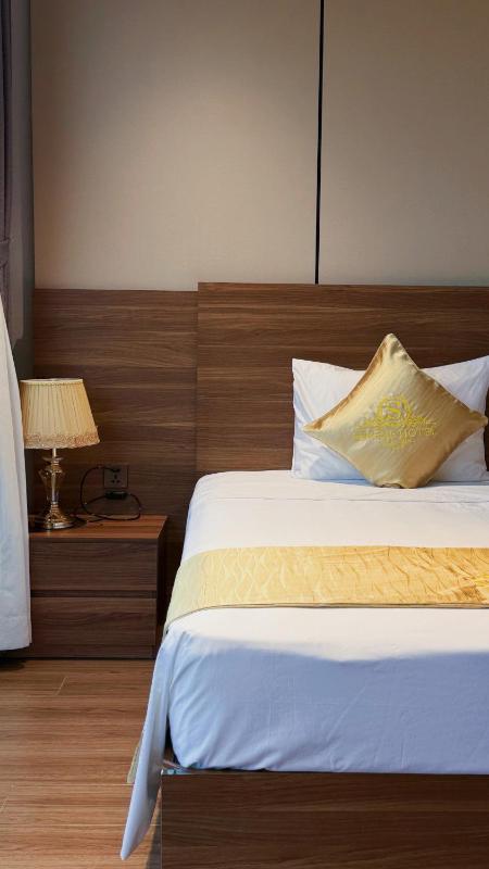Serene Hotel - image 7