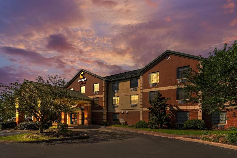 Comfort Suites Pittsburgh Airport - image 42