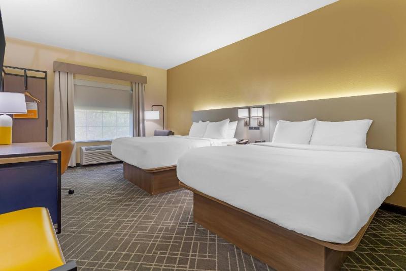 Comfort Suites Pittsburgh Airport - image 28