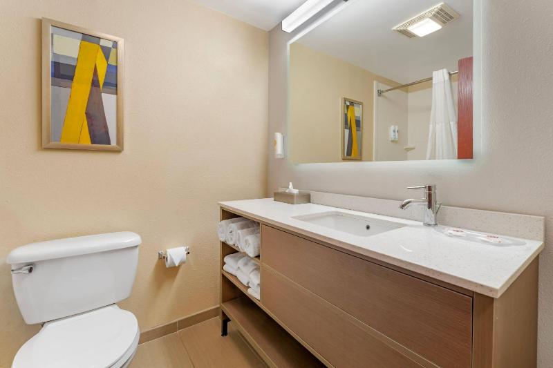 Comfort Suites Pittsburgh Airport - image 43