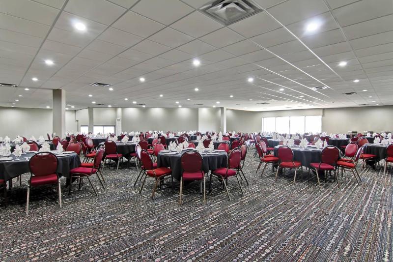 Radisson Hotel & Conference Centre West Edmonton - image 48