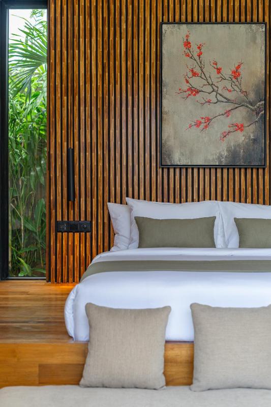 The Line - 5BR Luxury Villa with Cinema & Hot Tub in Umalas - image 13
