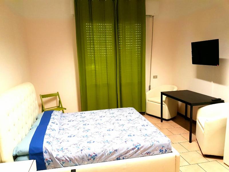 Double Room with Extra Bed image 3