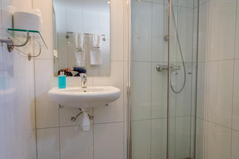 Double Room image 2