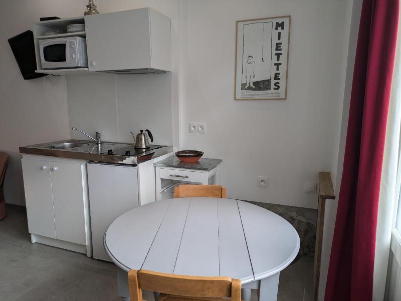 Studio en centre ville pour 2 personnes - image 2