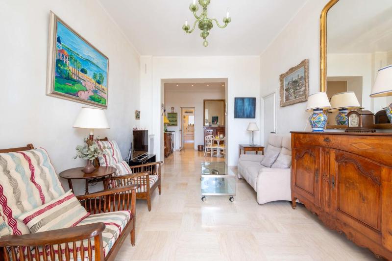 2-Br Bourgeois Apartment Croisette & Sea View - image 4