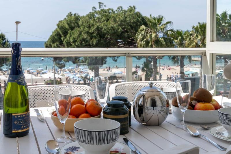 2-Br Bourgeois Apartment Croisette & Sea View - image 5