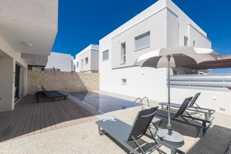 4 Bed Villa with private pool - Brand new - image 6