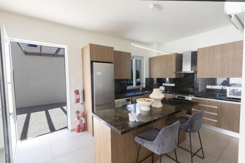 4 Bed Villa with private pool - Brand new - image 2