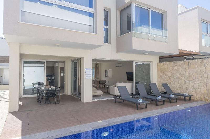 4 Bed Villa with private pool - Brand new - image 16